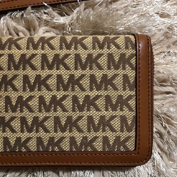 Michael Kors Jet Set Travel Phone Wallet Wristlet - Picture 9 of 16